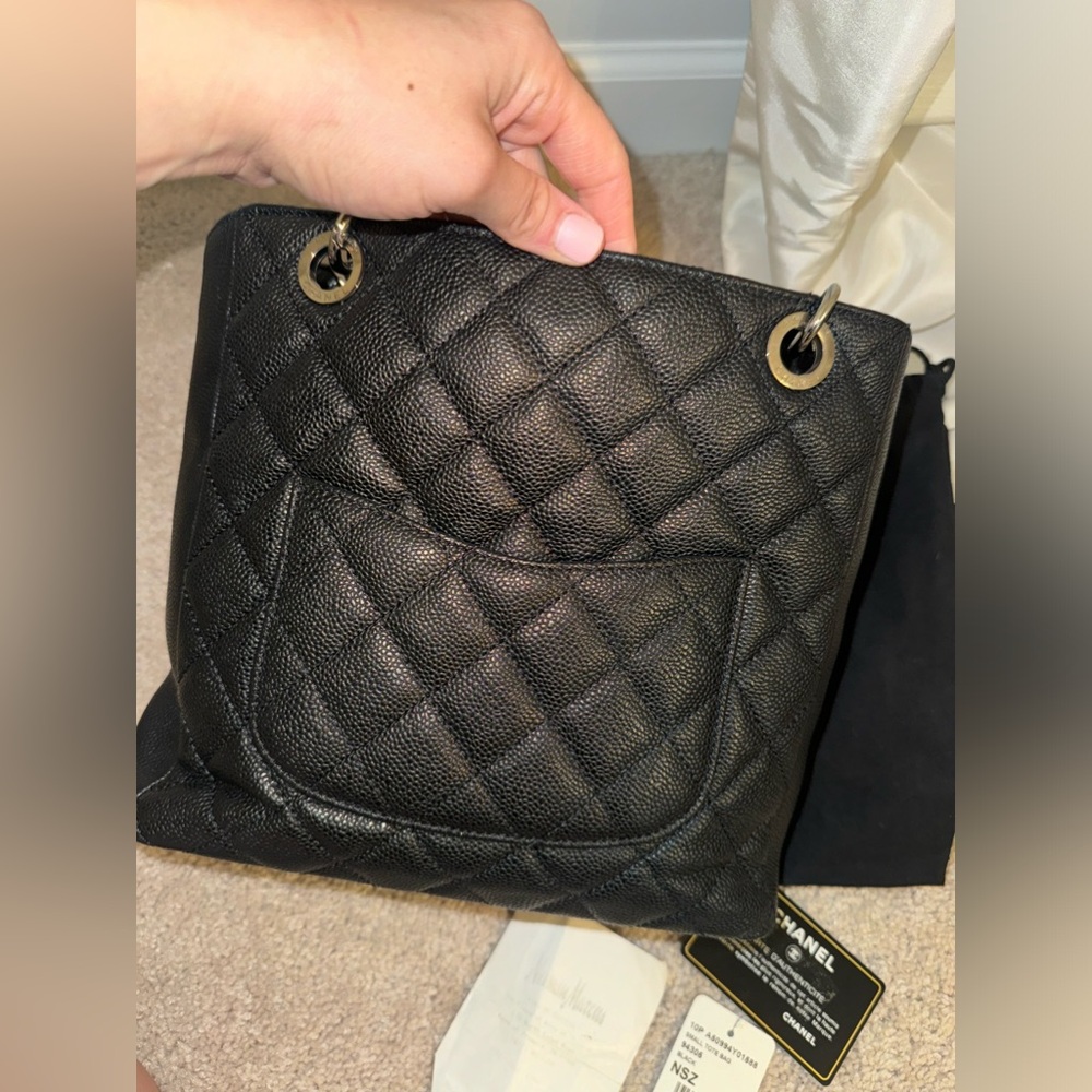 100% authentic Chanel black small shopping tote bag - Picture 6 of 16